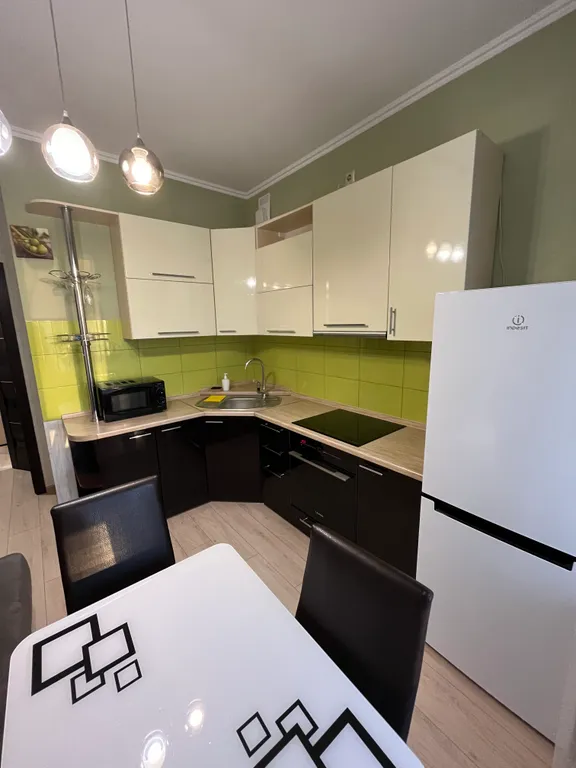 Квартира Вместительная квартира, закрытый двор, рядом с ТЦ Покровскай — Красноярск