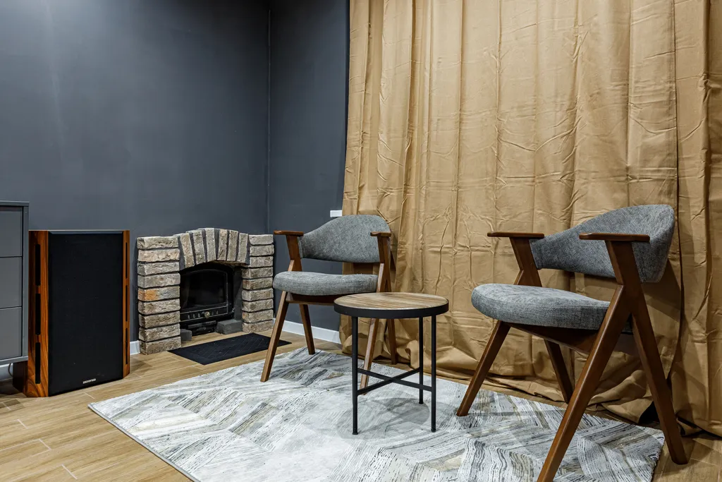 Дом на берегу реки