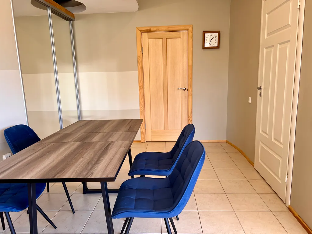 Апартамент в частном жилом доме возле парка Монрепо