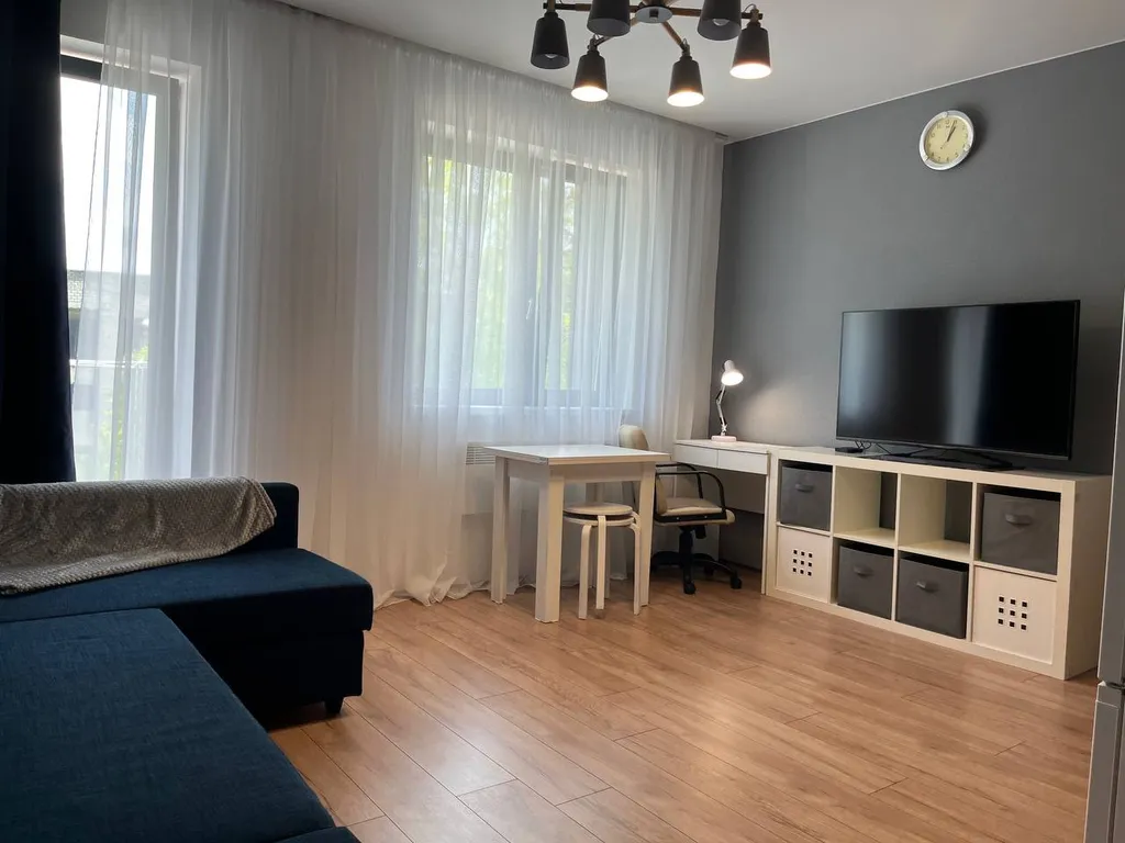 Милая студия в новом доме рядом с озером и набережной