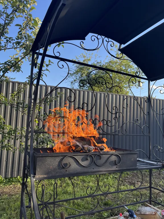 Дом с сауной, включена в стоимость, и горячей купелью на террасе