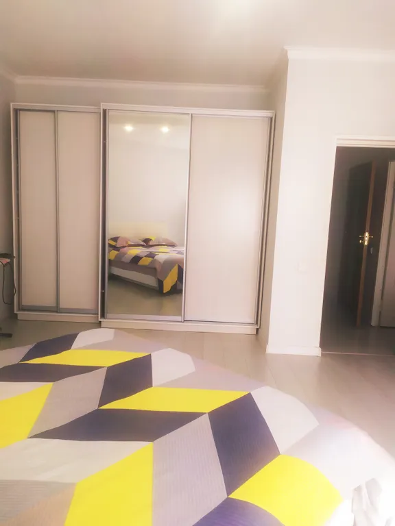 Видовая, огромная квартира в центре, рядом с Цумом.