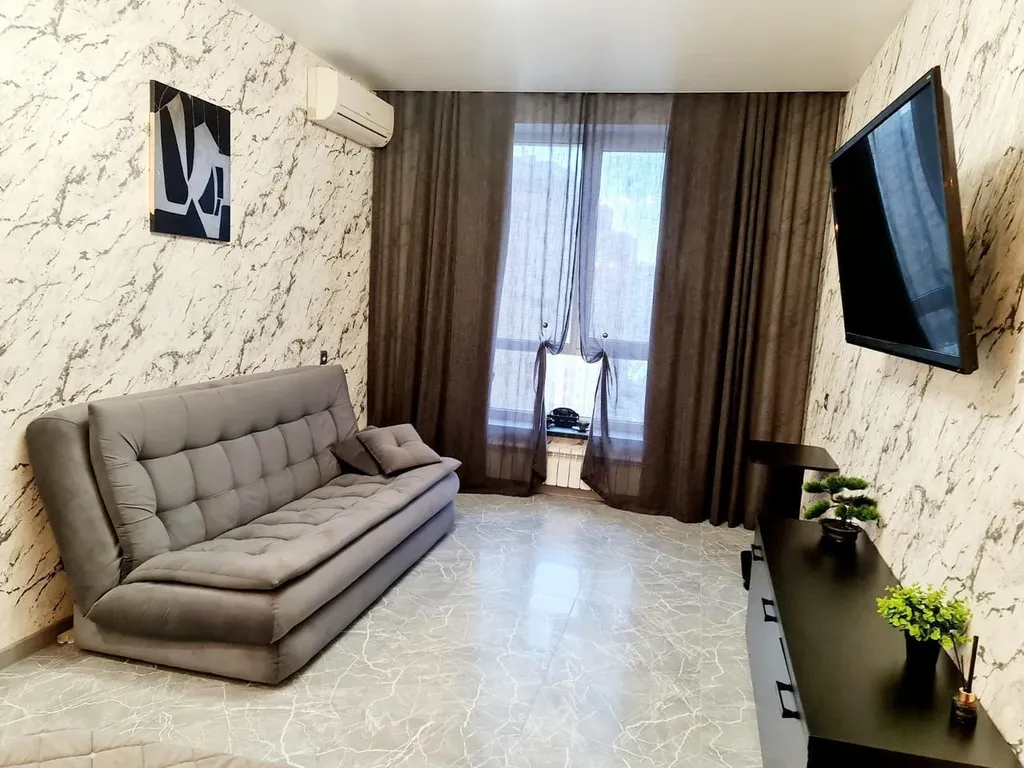 Уютная квартира-студия на Российском проспекте