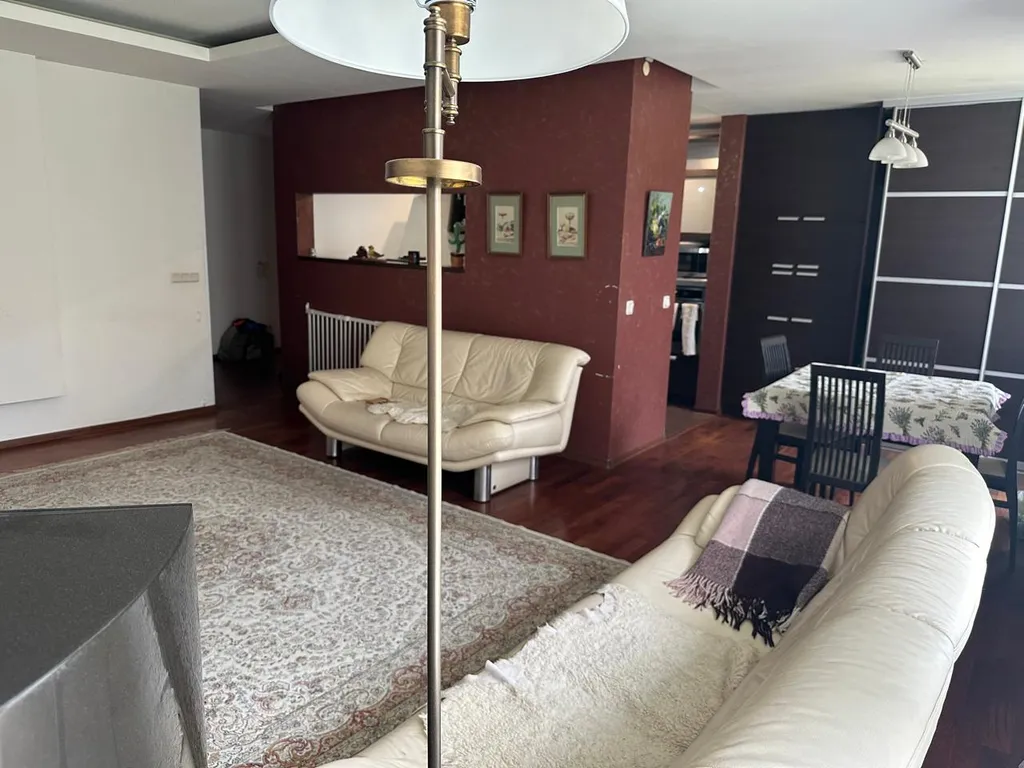 Просторная видовая квартира в центре