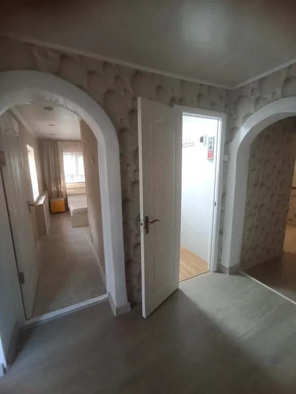 Квартира со своим двориком и стоянкой