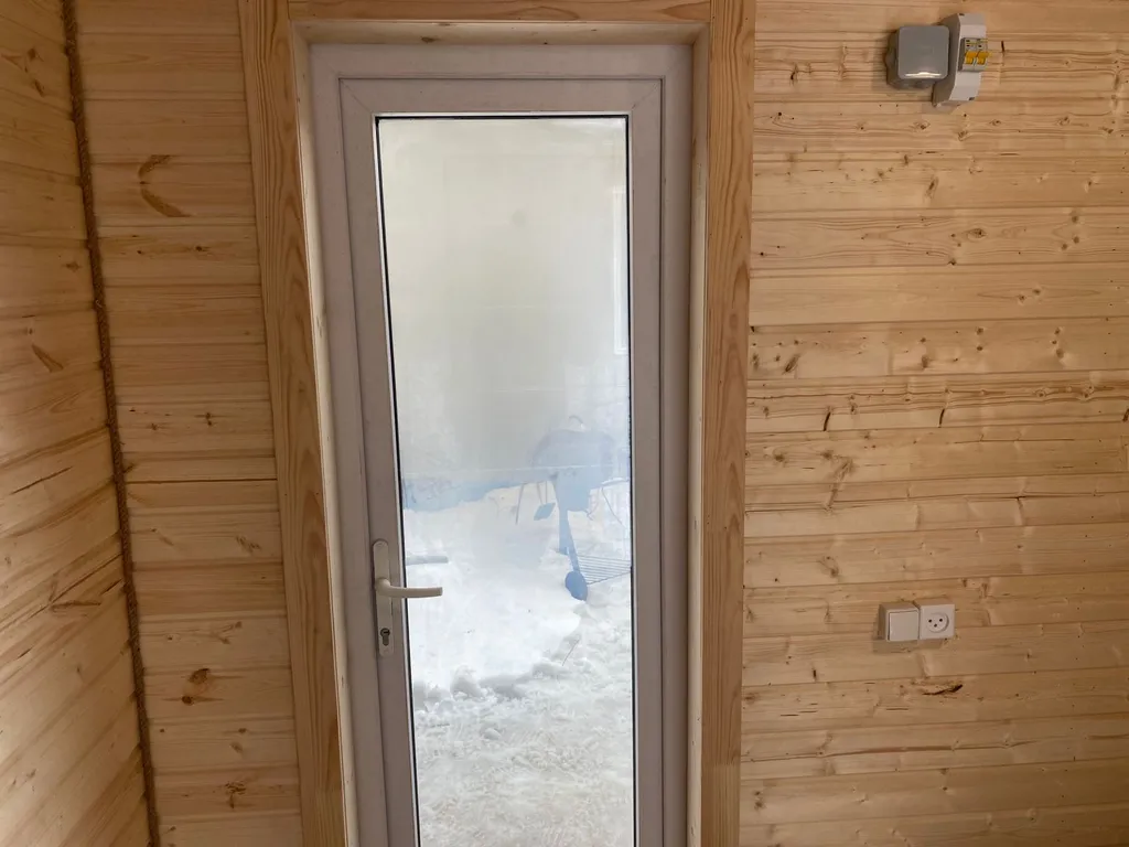 Гостевой дом у озера и леса для компании