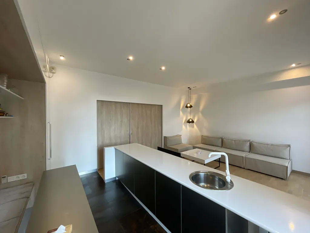 Метро Апартамент