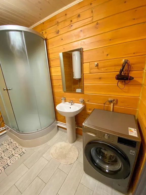 Дом из кедра, с видом на горы