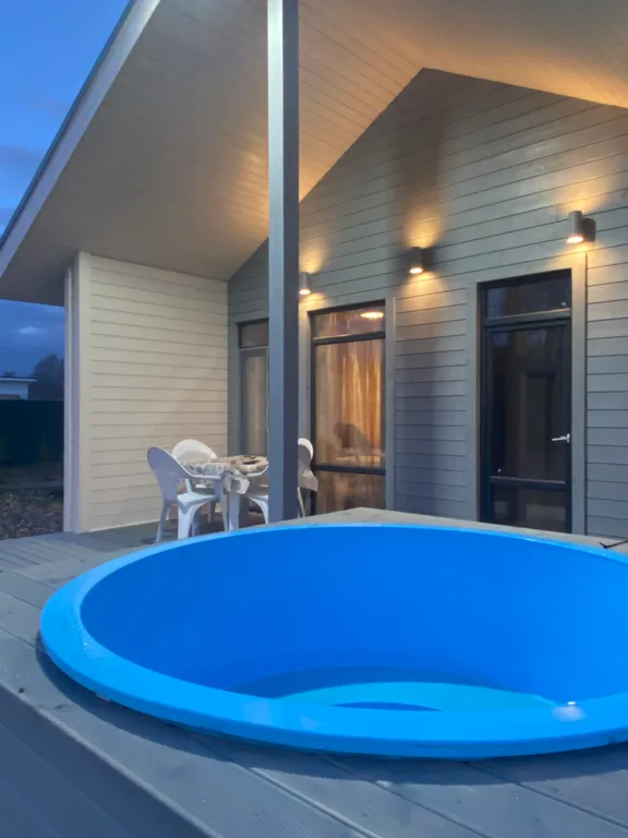 Дом с купелью на берегу Онежского озера