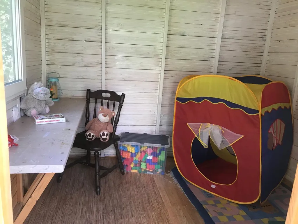 Дом в горах с видом на реку