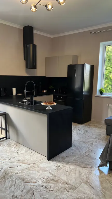 Дом в лесу с теплым бассейном и баней