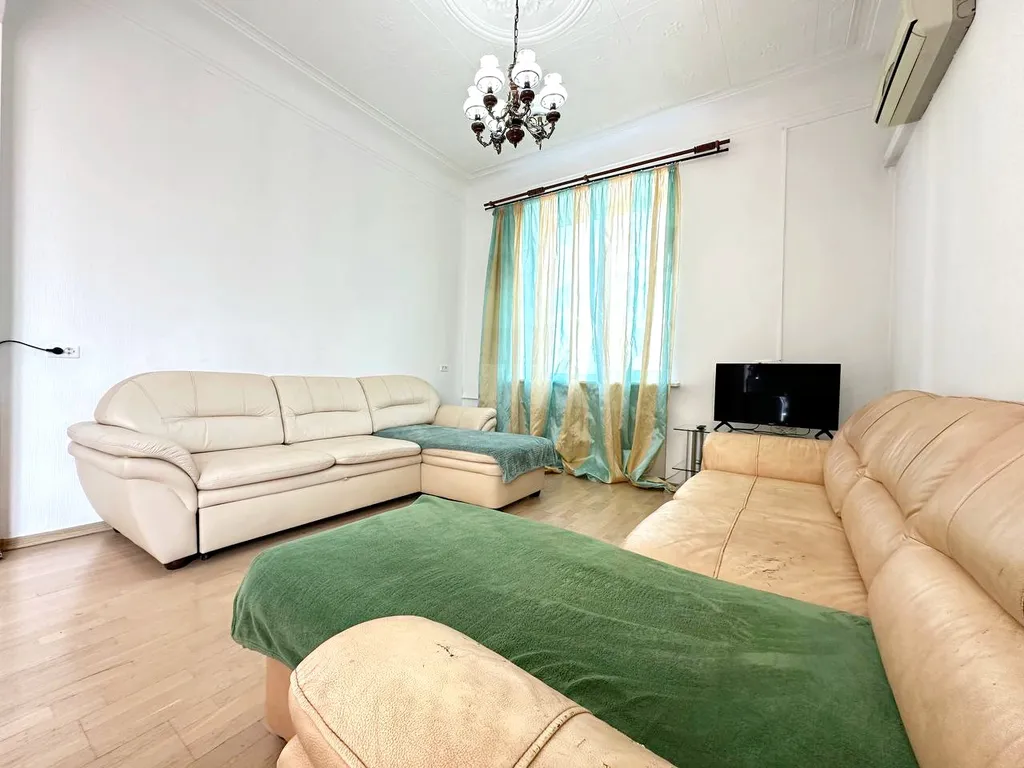 3-комнатная квартира в центре с кондиционером