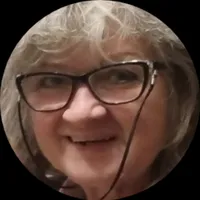 Елена Ушакова