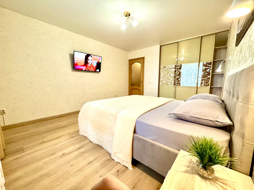 Красивая, уютная квартира в новом доме рядом с ТЦ "Космопорт"