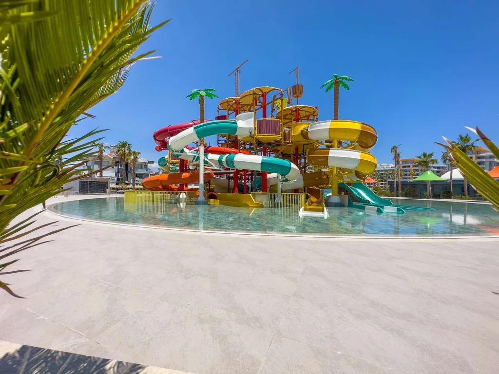 Апартамент в Azura World D с аквапарком и собственным пляжем