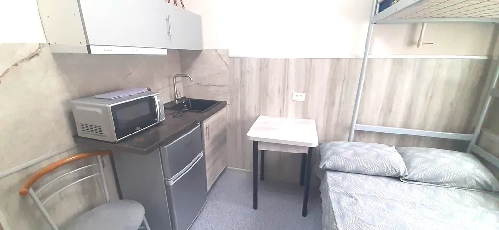 Чистая и комфортная студия в 300 метрах от метро Уралмаш