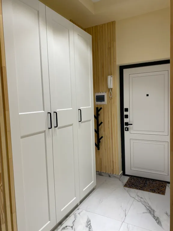 Современная студия с видом на горы