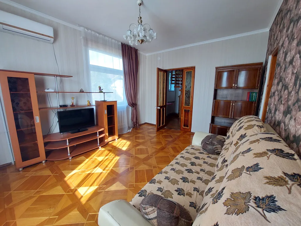 Коттедж Большой дом в центре города — Геленджик