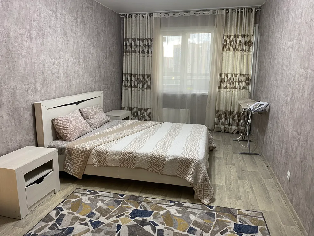 Квартира Квартира Уютная большая двухкомнатная Центральный район Кардиоцентр Планета — Красноярск