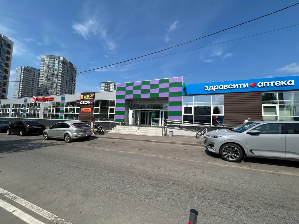 Квартира на 17 этаже у моста