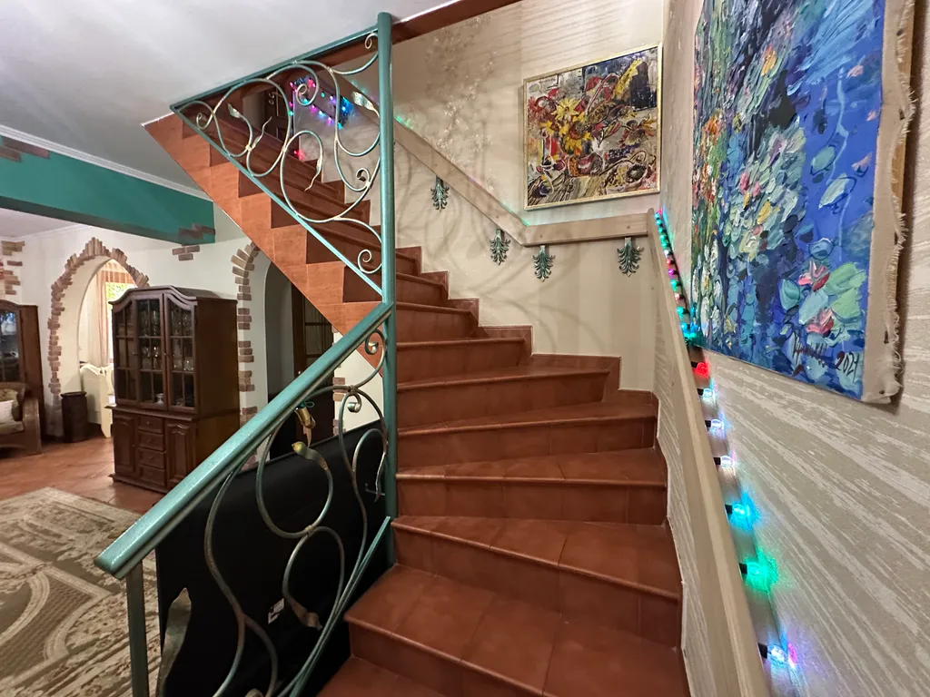 Вилла на первой линии Эсто-садка через дорогу от Горки города