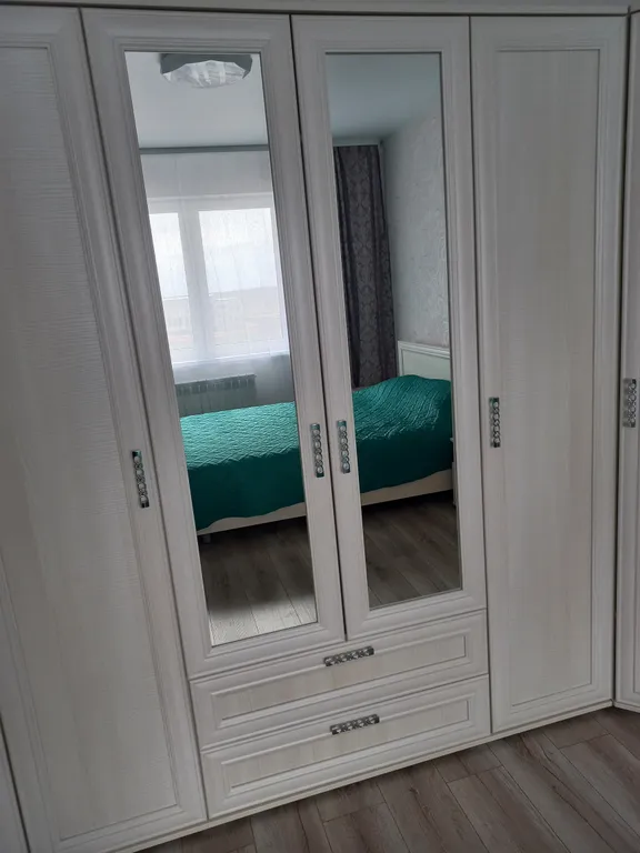 Любимый уголок у глобуса