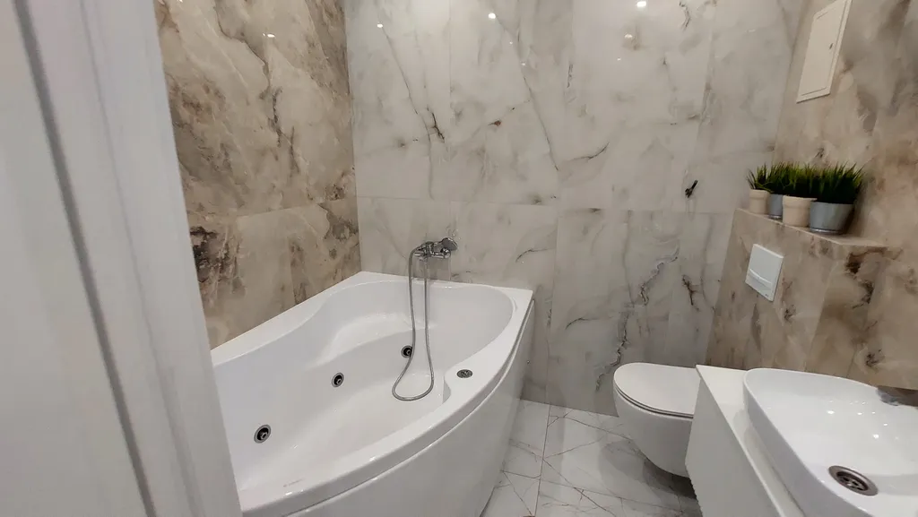 Двухкомнатная с джакузи