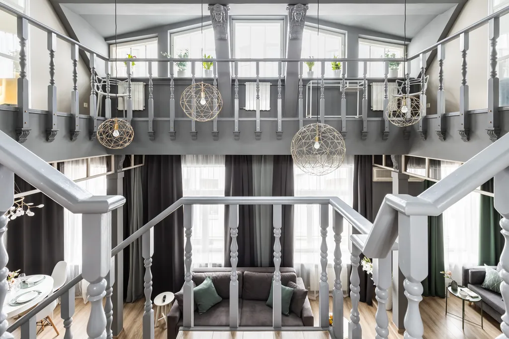 Атриум с распашной лестницей