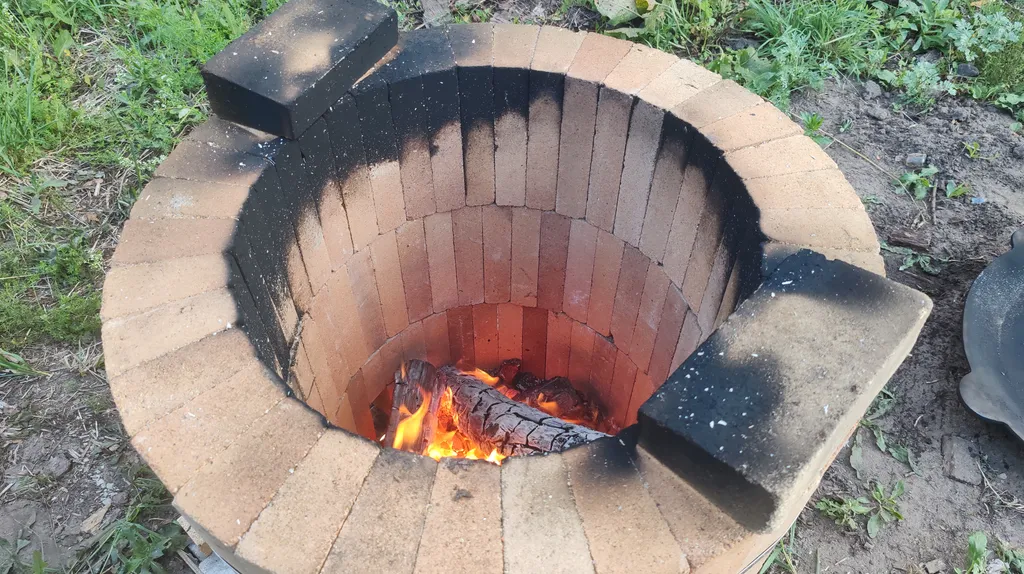 Дом у слияния рек, рядом с историей