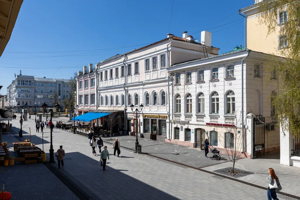 2 этажа винтажной классики в Лофте в минуте от Кремля