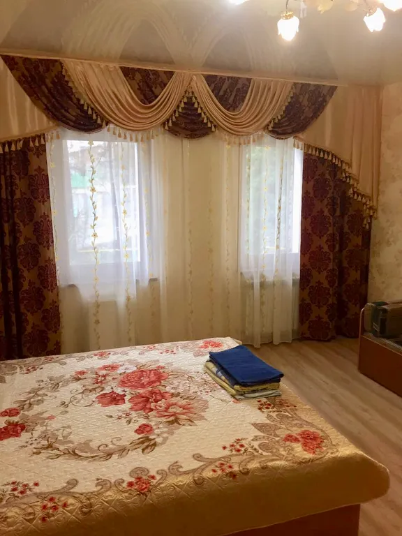 Семейный двухкомнатный номер, с двориком у моря