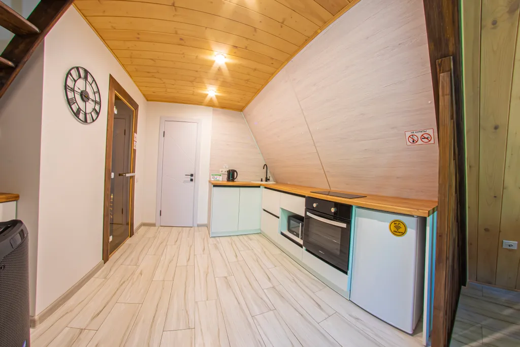 А-фрейм у Озера с чаном и сауной