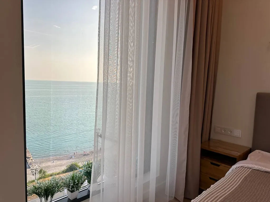 Огромные апартаменты с прямым видом на море и террасой 40 кв. метров