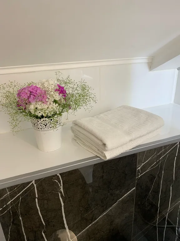 Коттедж Гостевой дом с сауной и бассейном — Светлый