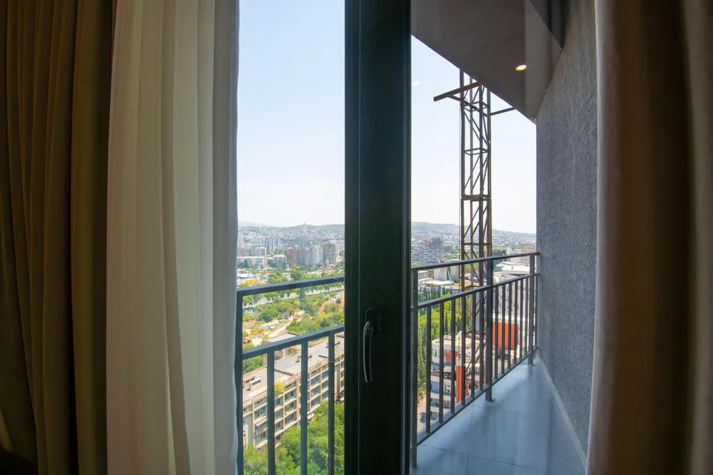 Новые 2BR апартаменты с панорамным видом на город, Реку Кура и горы