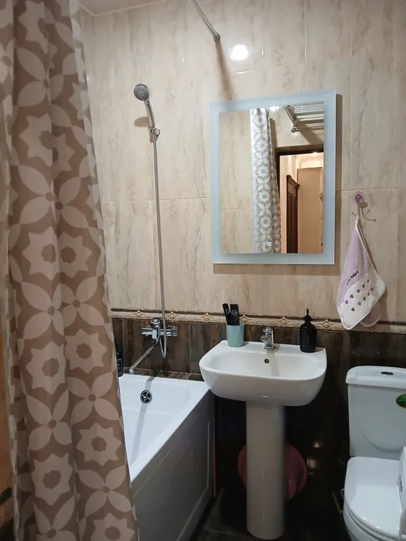 Чистая новая уютная квартира с видом на горы