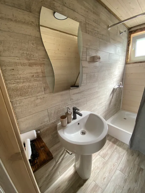 А-фрейм с бассейном