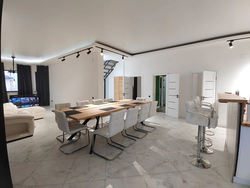 6-комнатный Дом