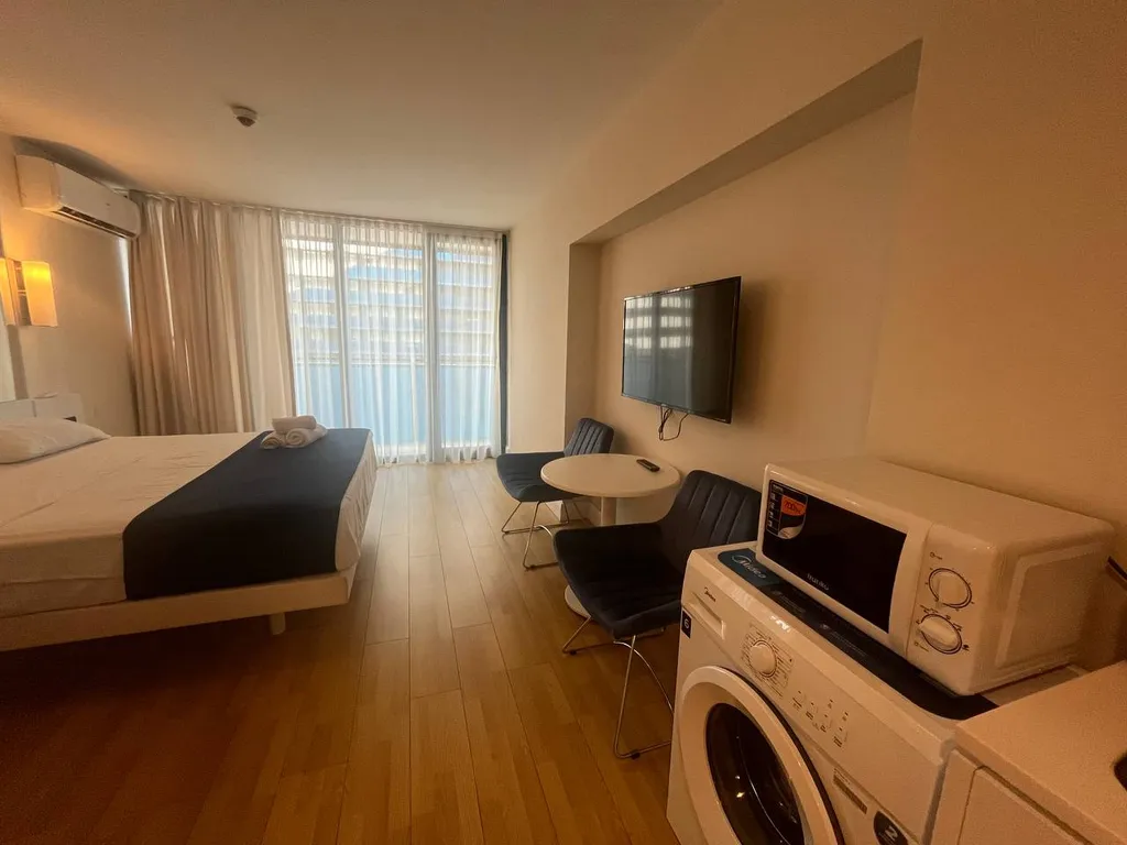 Апартаменты на первой береговой линии в апарт-отеле orbi city