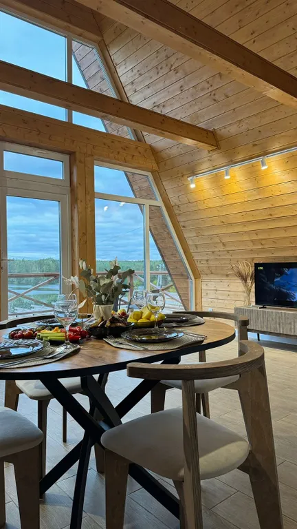 Уютный дом с видом на реку