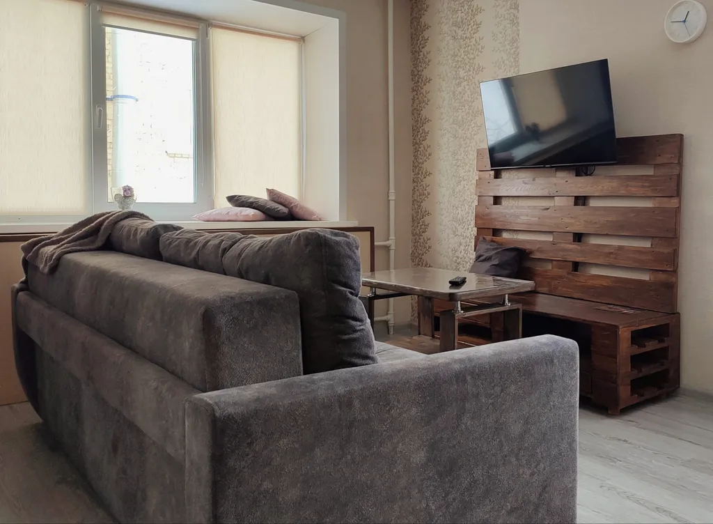 Квартира в центре города с видом на фонтан ( зимой главная ёлка)