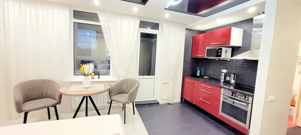 Шикарная студия рядом с Фантастикой и с больницей Семашко.