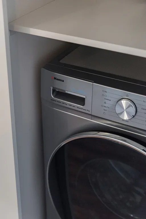 Сталинка после ремонта с видом на главный проспект и закаты