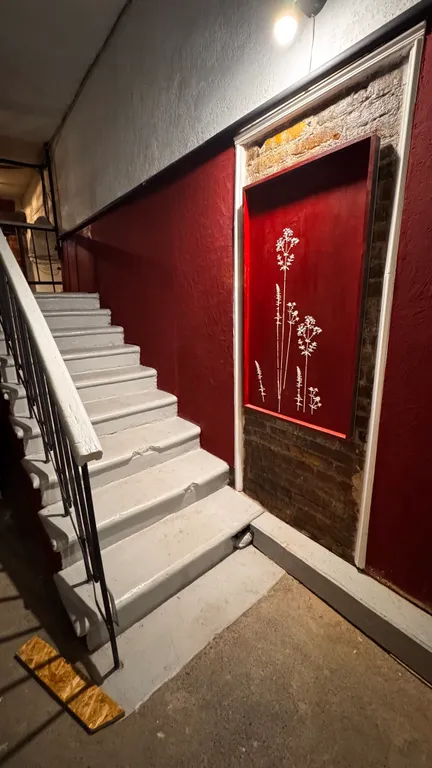 Двухкомнатная квартира в центре города.