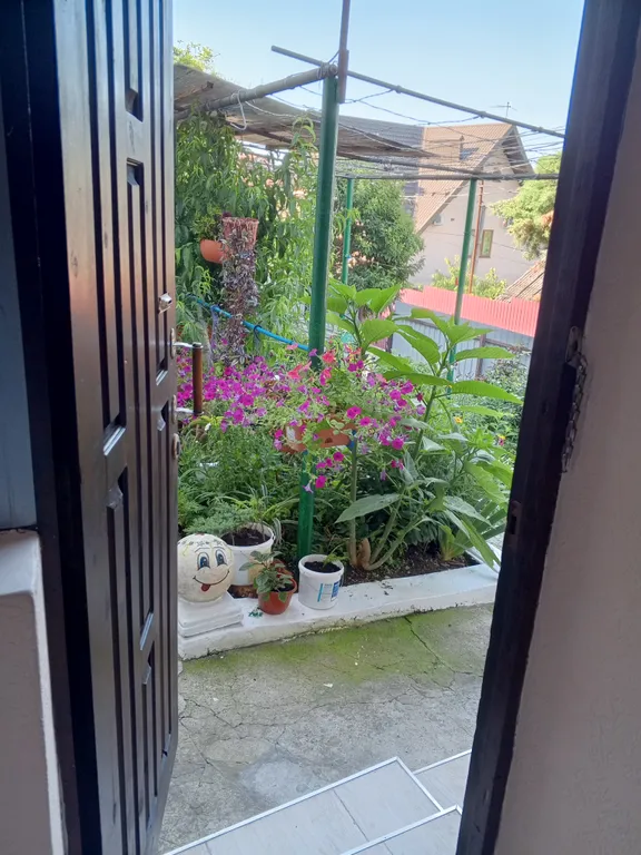 Комната с отдельным входом в частном секторе