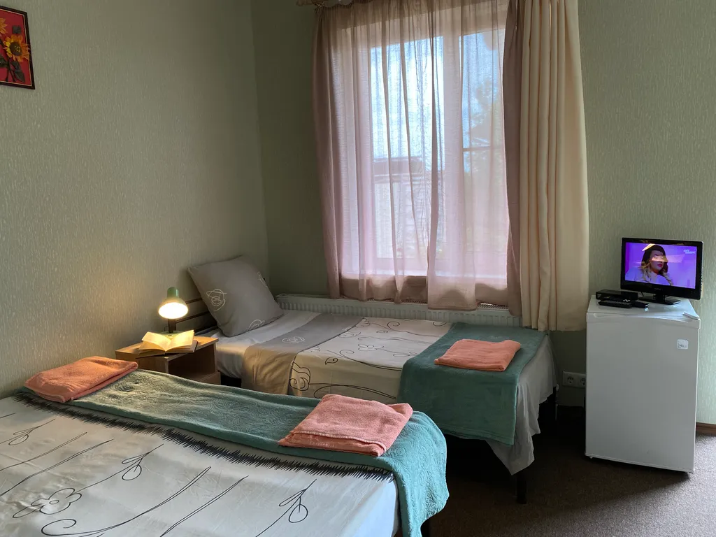 Комната с отдельным входом для 3-х человек