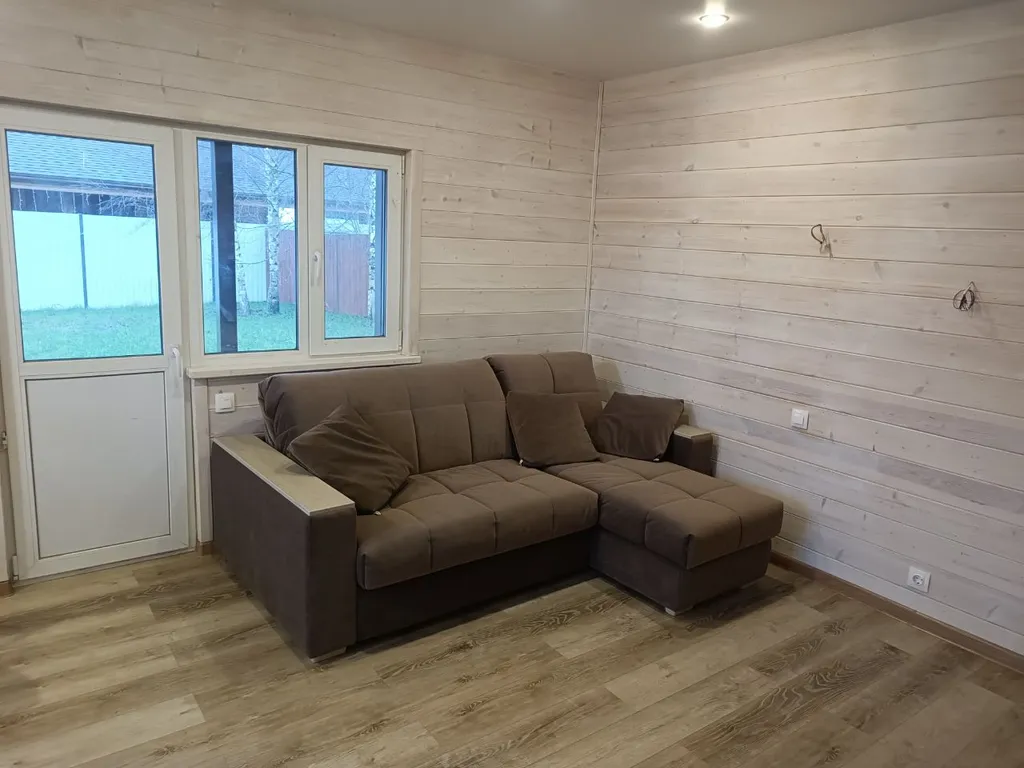 Уютный дом у леса