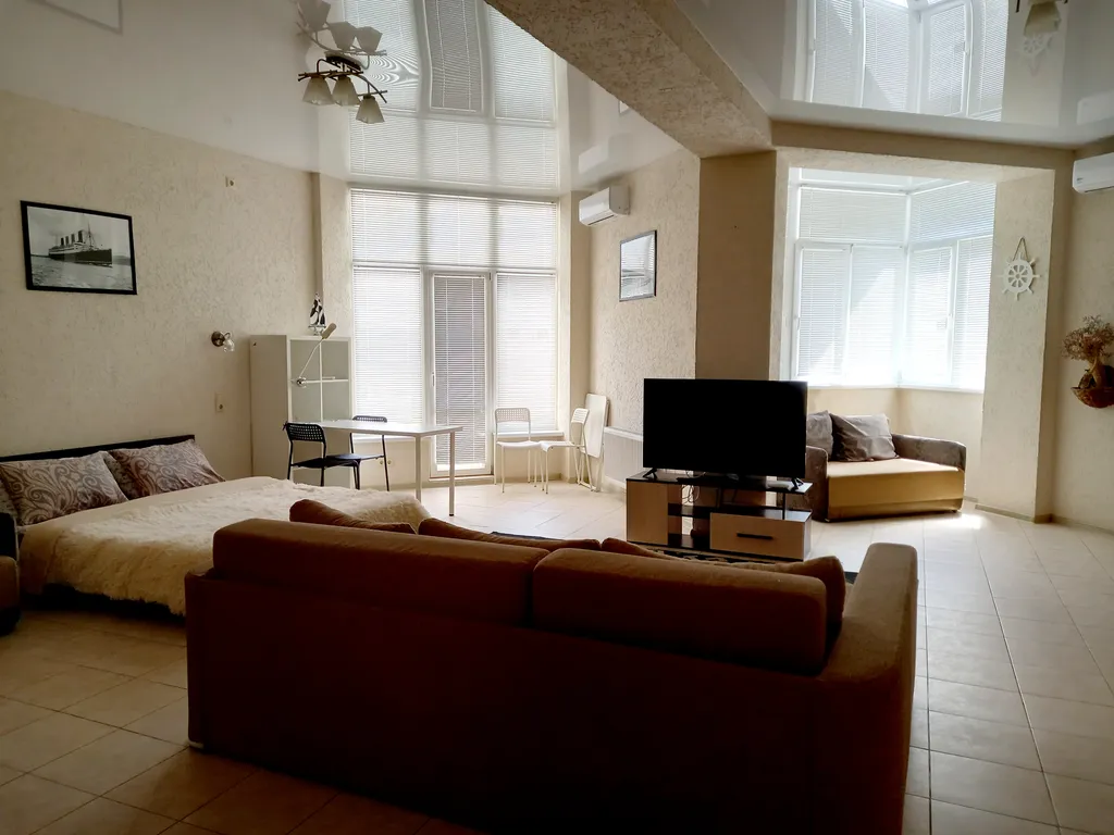 Просторная студия на первой линии у моря