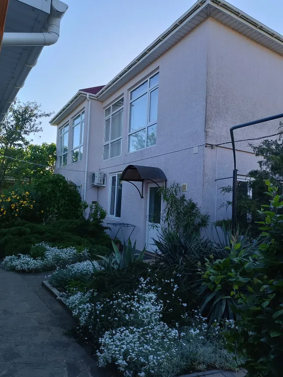 сдается коттедж 2  этажа.130 кв. м, с тремя отдельными комнатами — аренда посуточно в Приморский