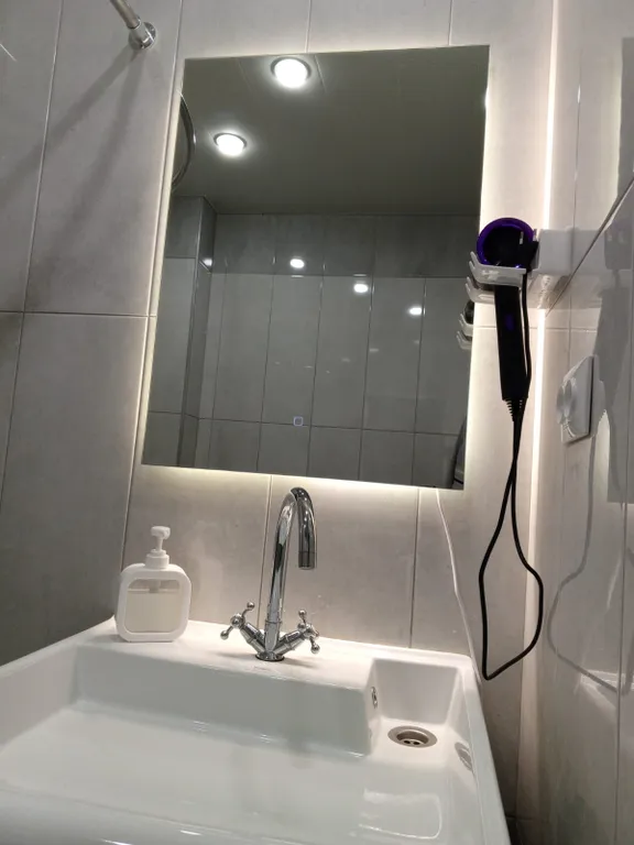 Просторная, уютная, с шикарным видом на фонтан двушка